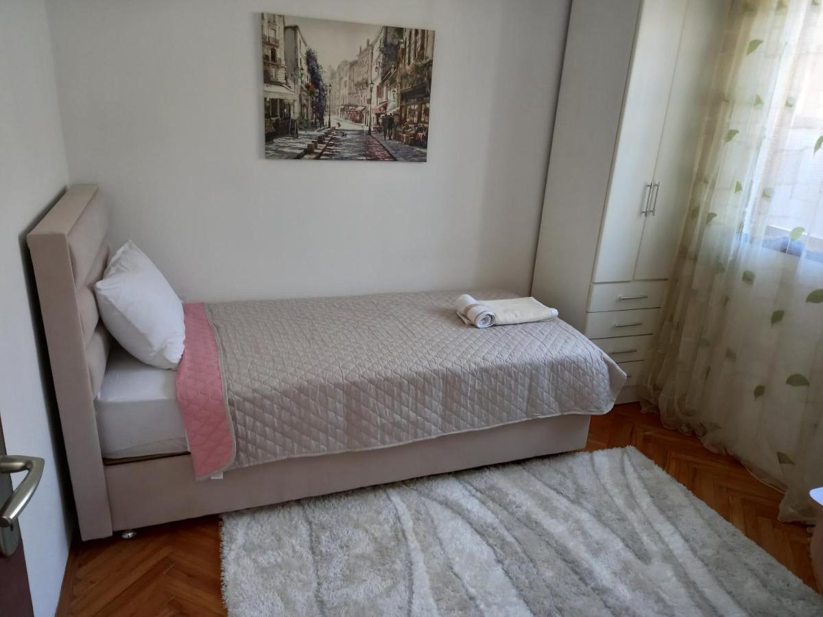 Stan U Maslinama Apartamento Podgorica Exterior foto